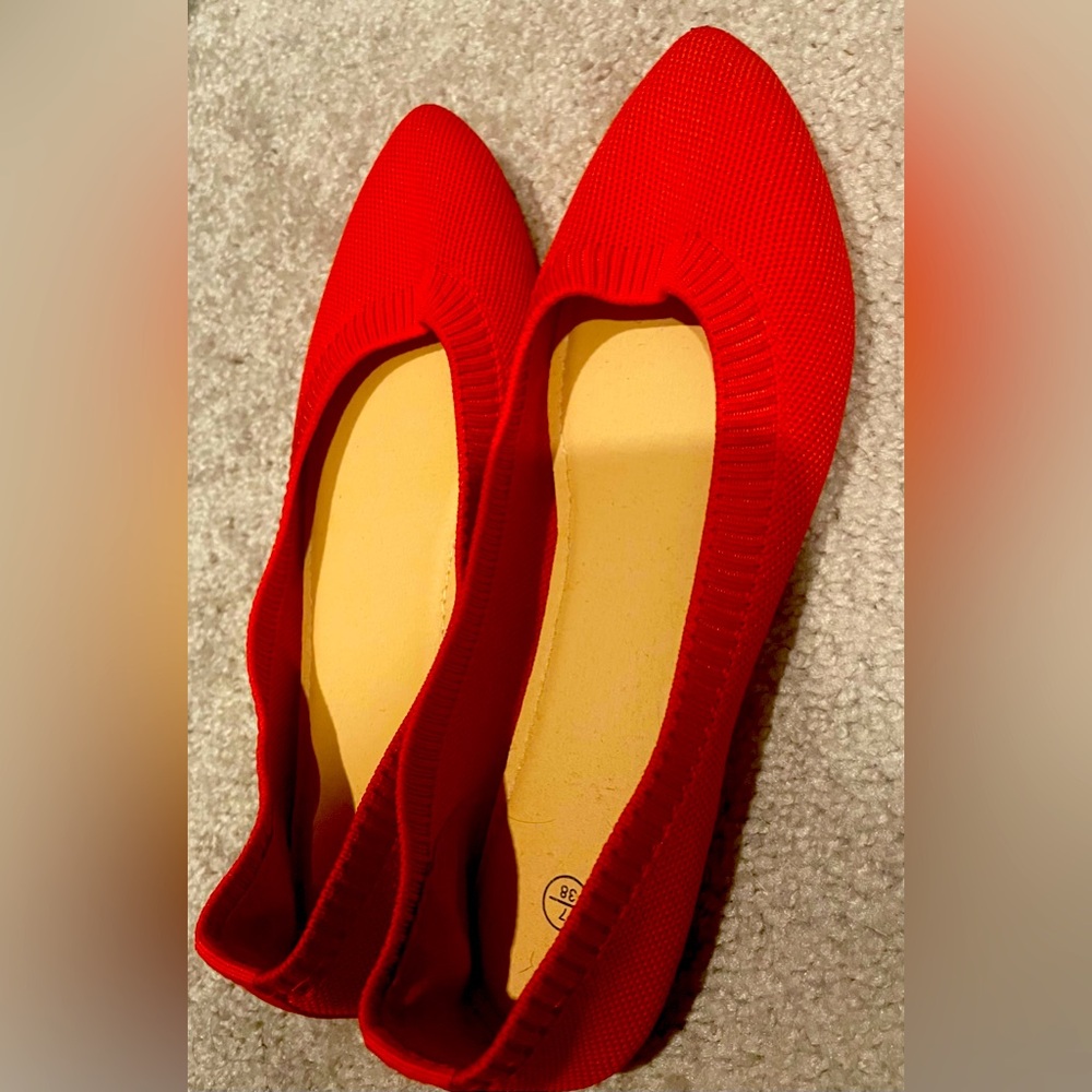 Elegant Red Flats for Casual Wear